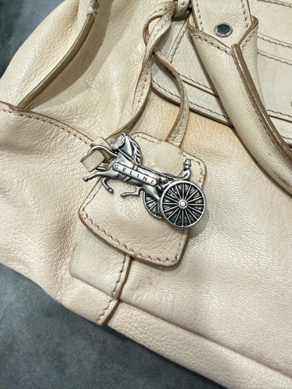 Celine Cream Leather Boogie Bag with Silver Celine Horse & Buggy Charm - Picture 3 of 12